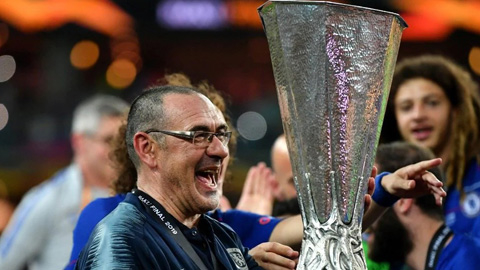 chelsea dong y nha sarri cho juventus