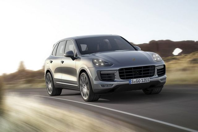 Phát hiện lỗi hộp số, Porsche triệu hồi gần 100.000 xe Cayenne và Panamera