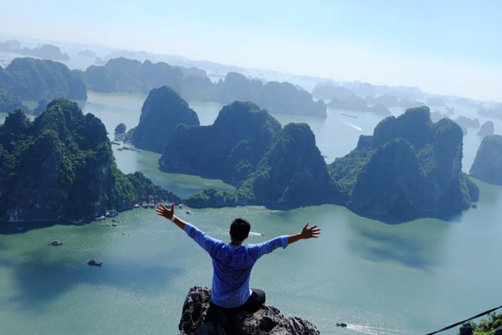 du lich quang ninh dau chi co vinh ha long