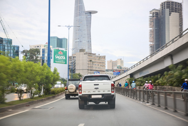 trai nghiem nhanh ford ranger 2017 voi he thong dinh vi huu ich