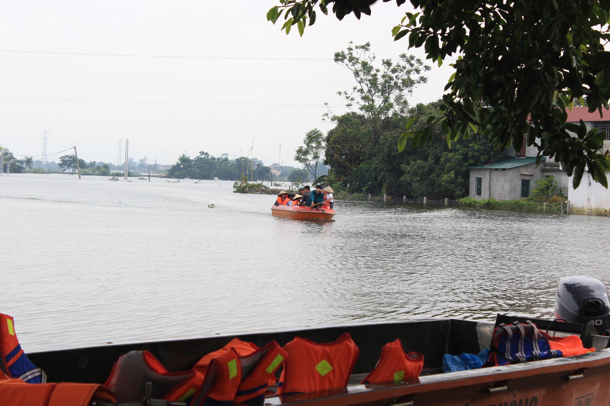 dan vung lut ha noi boi giua san tam doc duong lang