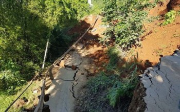 Sạt ta luy âm, huyện Trạm Tấu của Yên Bái bị cô lập hoàn toàn