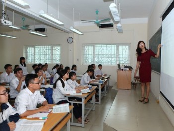 Học sinh nhiều trường "cõng" trên 30 loại khoản thu tự nguyện