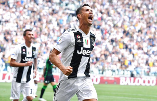 cronaldo toa sang ruc ro giup juventus chien thang