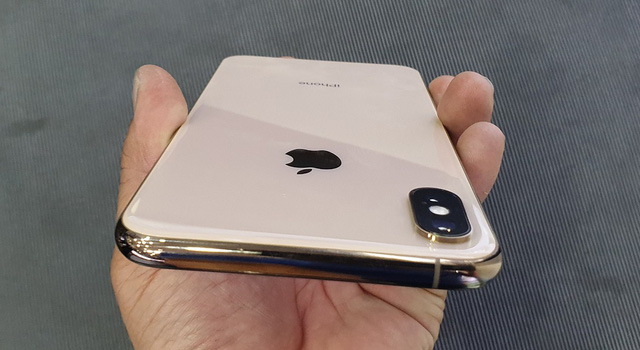 iphone xs max xach tay ve viet nam truoc thoi diem len ke ban gia 79 trieu dong