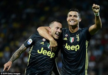 Ronaldo tỏa sáng, Juventus thắng trận thứ 5 liên tiếp