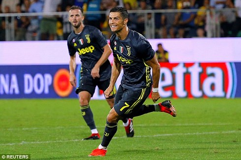 ronaldo toa sang juventus thang tran thu 5 lien tiep