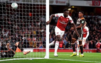 Arsenal vào vòng bốn Cup Liên đoàn nhờ cú đúp của Welbeck