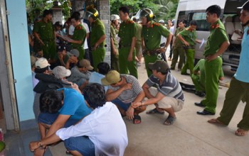 Ngăn chặn nhóm thanh niên thuê ôtô mang cả bao mã tấu đi đánh nhau