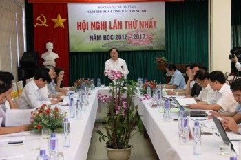 Xem xét việc thu học phí và bàn về triển khai mô hình giáo dục VNEN thích hợp