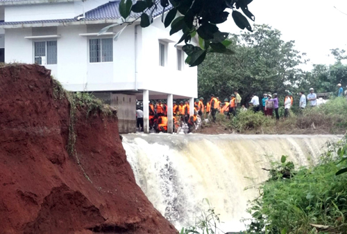 ba ria vung tau huy dong cong binh cuu ho chua vo dap