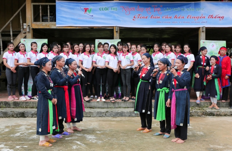 Hoạt động trải nghiệm của các thí sinh vòng thi Chung kết cuộc thi "Người đẹp xứ Trà" lần thứ IV năm 2017 hoat dong trai nghiem cua cac thi sinh vong thi chung ket cuoc thi nguoi dep xu tra lan thu iv nam 2017