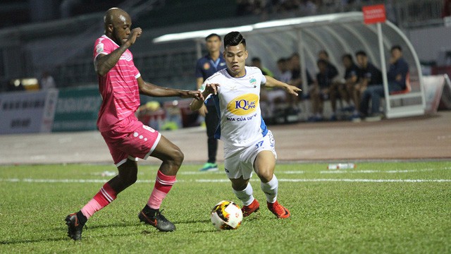 van thanh loi hen aff cup 2018 ha gia lai dau mot thay park dau muoi