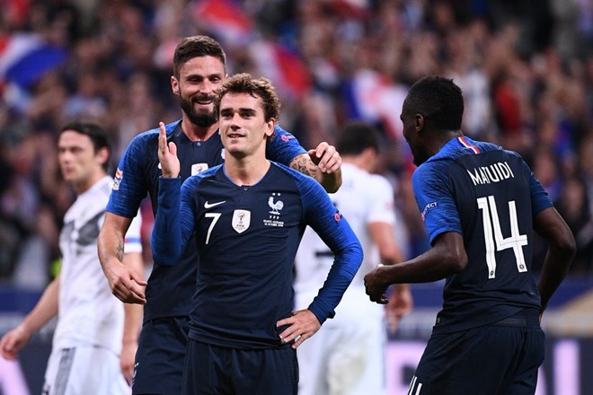 antoine griezmann toa sang giup phap nguoc dong danh bai duc