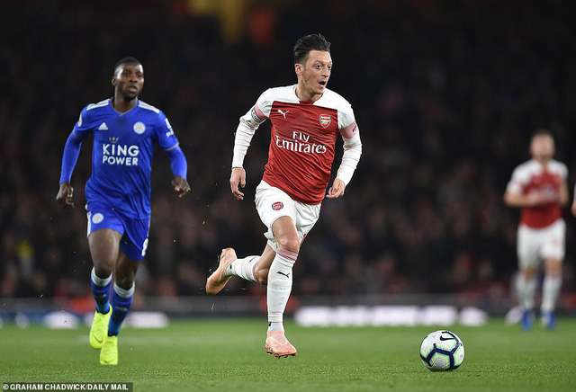 nguoc dong ha leicester arsenal noi dai mach chien thang len bay tran