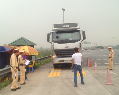 chinh thuc kiem soat tai trong xe tren cao toc cau gie ninh binh