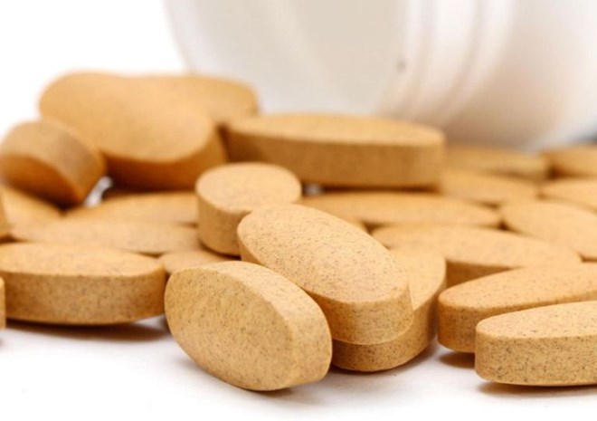 Dùng Vitamin C làm đẹp sai cách có thể gây sỏi thận, tử vong dung vitamin c lam dep sai cach co the gay soi than tu vong