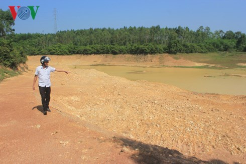 nguoi dan quang binh o at khai thac dat dem ban