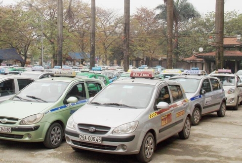 taxi ha noi se co mau ao rieng taxi du het duong song