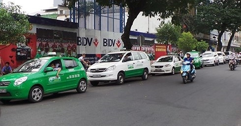 taxi ha noi se co mau ao rieng taxi du het duong song