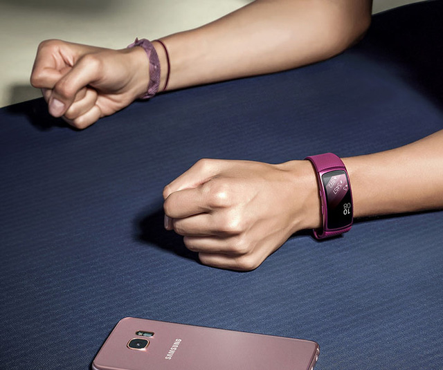 samsung gear fit2 co them tinh nang cham soc suc khoe moi