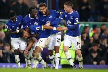 Arsenal bất ngờ thất bại trên sân của Everton