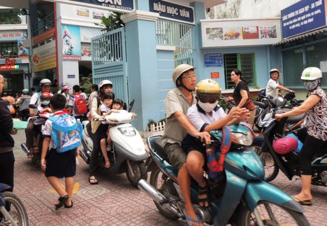 Dạy thêm, học thêm: Giáo viên nói do nhu cầu, phụ huynh than bị ép