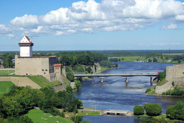 tai sao lai goi estonia la vien ngoc bi an cua dong au