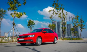 Volkswagen Jetta - đối thủ Mazda3 giá 1 tỷ đồng