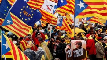 Bầu cử Catalonia: Chiến thắng treo cho cả hai bên