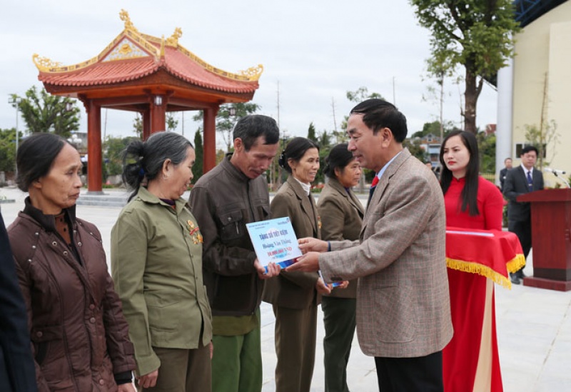 den on dap nghia su tri an xung tam voi cac anh hung dan toc