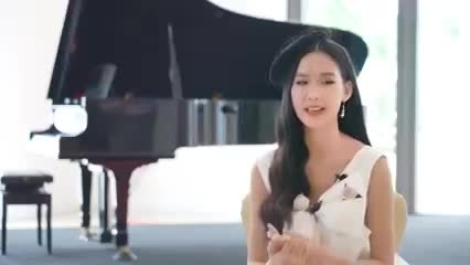 2022 年越南时尚选美小姐访谈