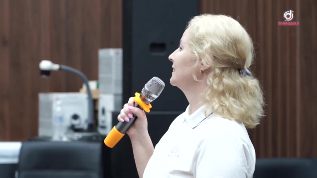 俄罗斯老师激发人们对文学的热情