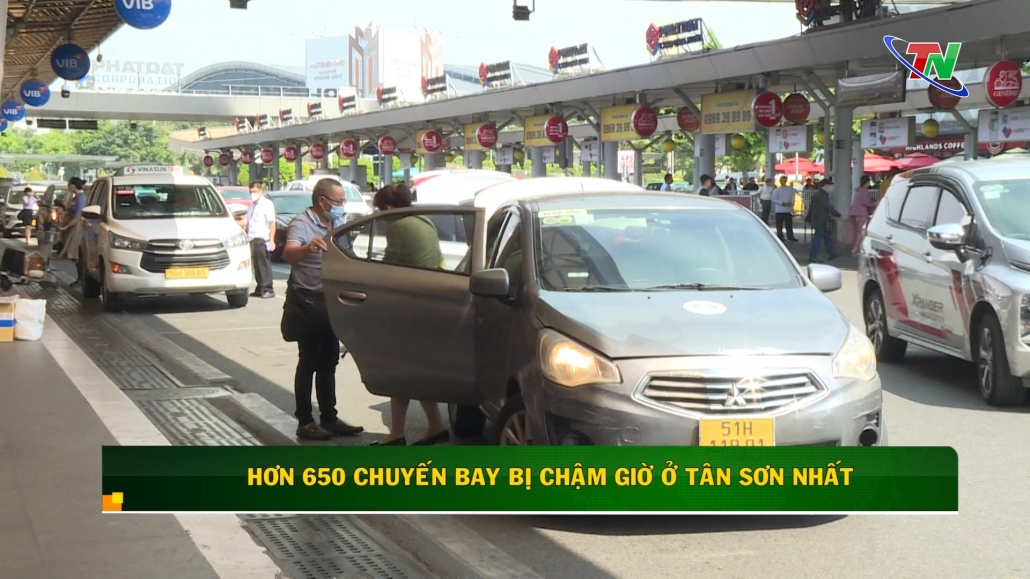 Hơn 650 chuyến bay bị chậm giờ ở Tân Sơn Nhất